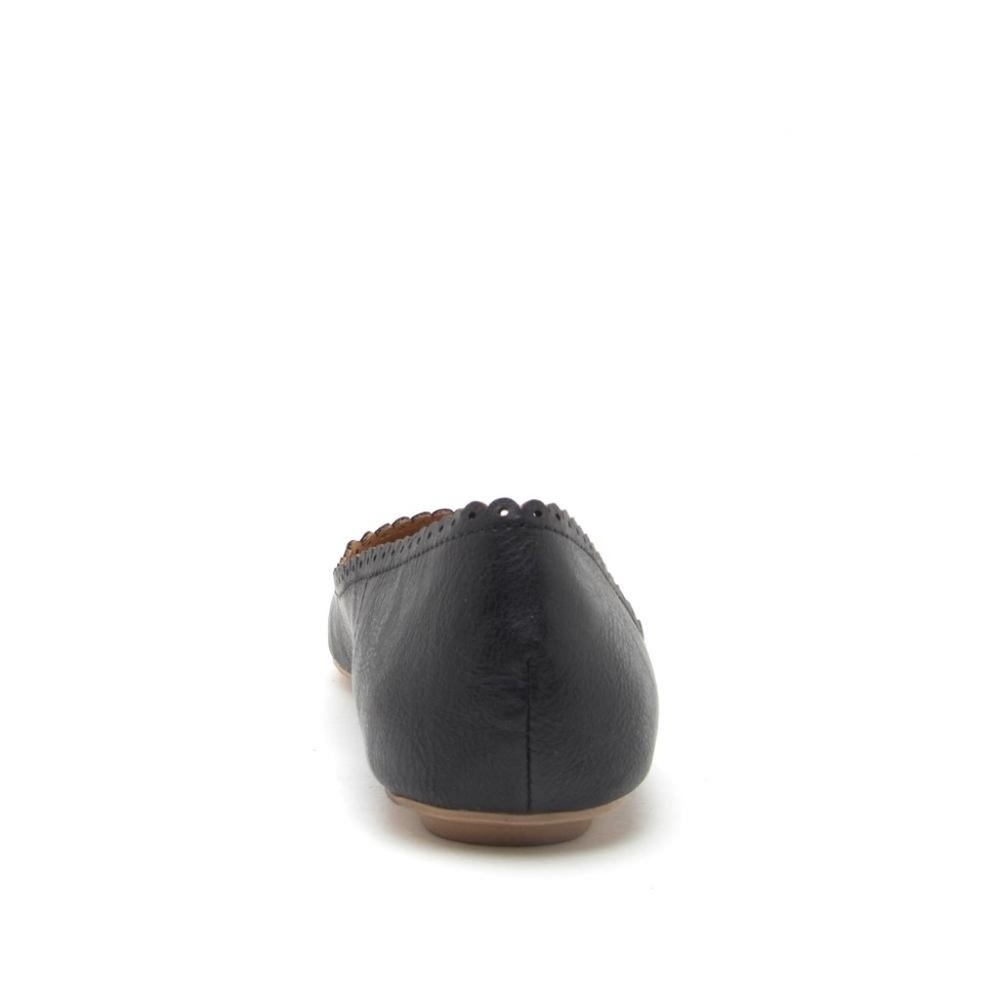 Black Barnish Flats  (Liquidation Sale) - Picture 3 of 4